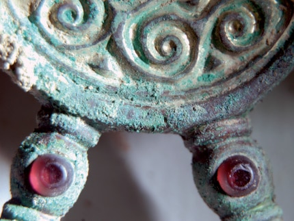 Detail_Buegelfibel_Harheim_copyright_Archaeologisches_Museum_Frankfurt